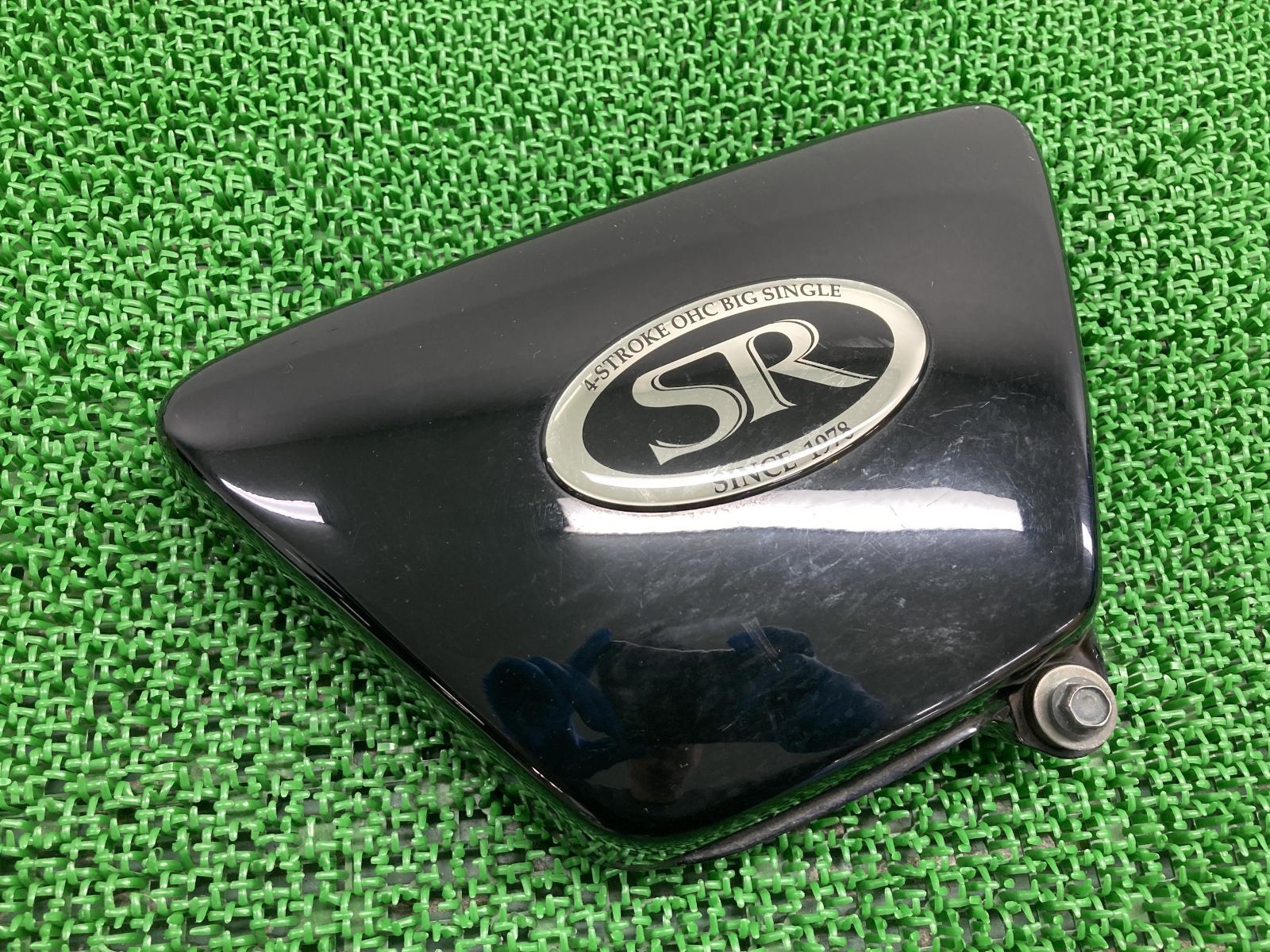 SR400 サイドカバー 右 黒 ヤマハ 純正 中古 バイク 部品 1JR RH01J 
