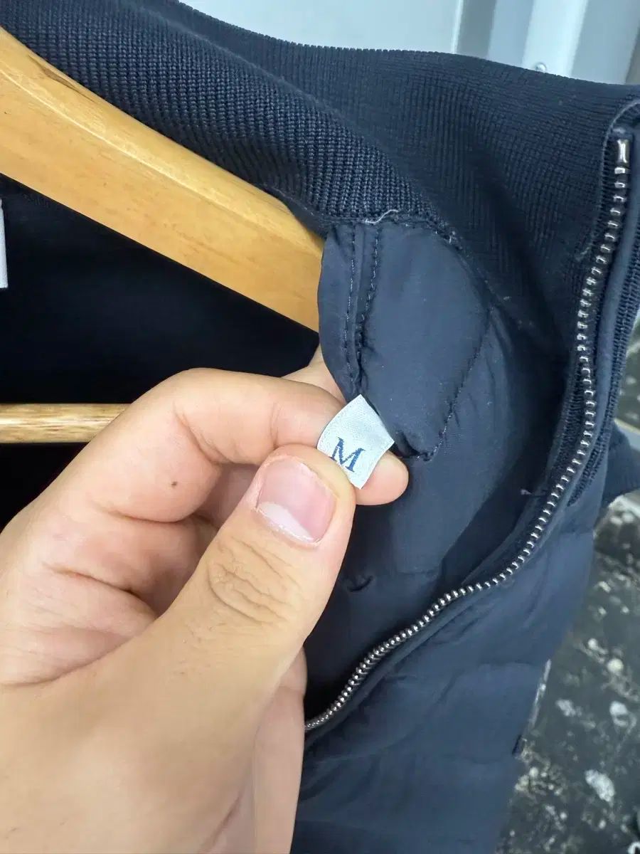 Tシャツ 当日発送|唯一実物 M モンクレール ブラックワッペン ダウンベスト M