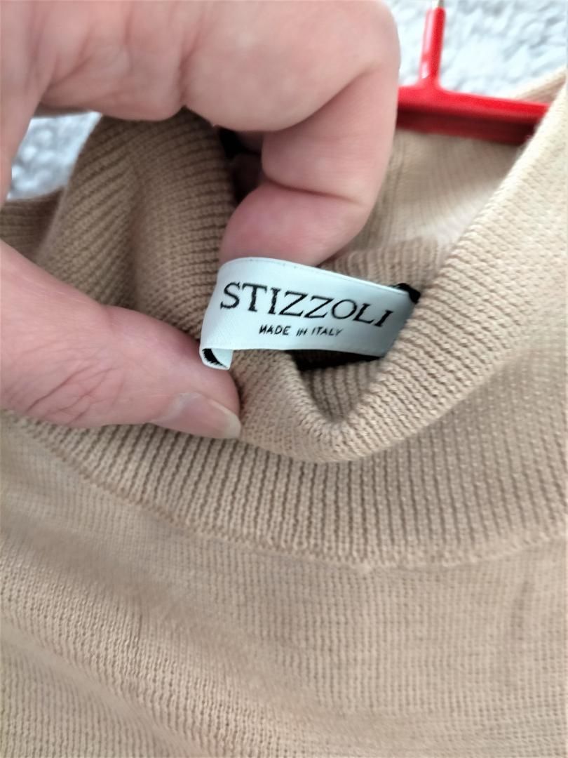 ハイネックノースリーブニット