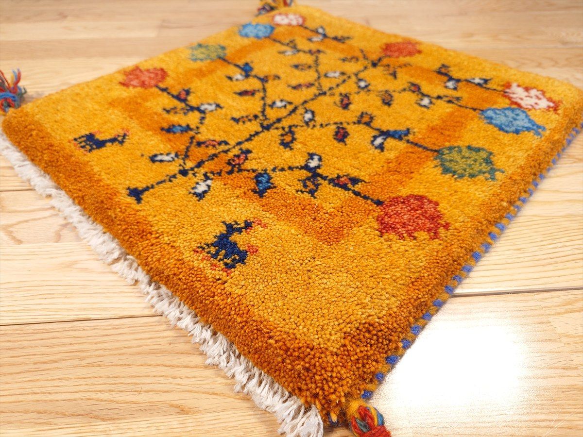 ペルシャ　ギャッベ ミニマット 茜色　ザクロの実 ペルシャ ギャッベ ミニマット 横41.5x39㎝ ザクロの実 茜色