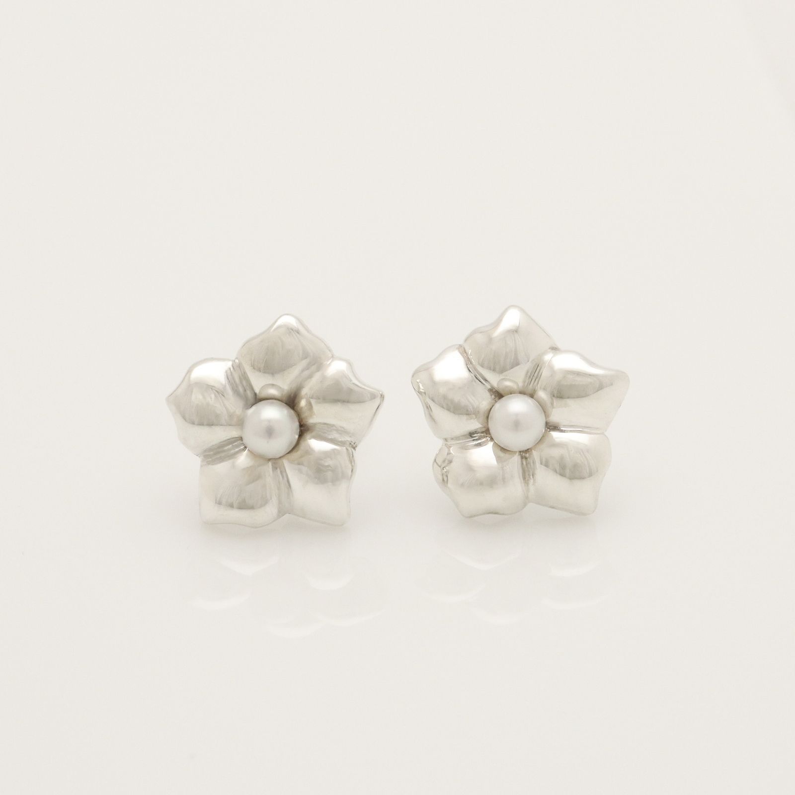 ティファニー TIFFANY&Co. フラワー パール　ピアス AG925 美品】ティファニー TIFFANY&Co. フラワー パール ピアス AG925