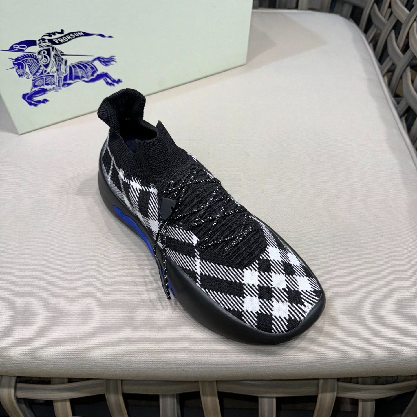 ★Burberry★ ブラック Neptune チェック ニット スニーカー Burberry Men's Check Knit Neptune Sneakers | Neiman Marcus