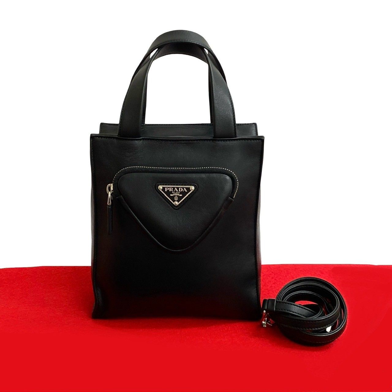 極美品 PRADA レザー 2WAY ハンドバッグ ショルダーバッグ 三角ロゴ 極 美品 PRADA プラダ 三角ロゴ 金具 ナッパ レザー 本革 2way