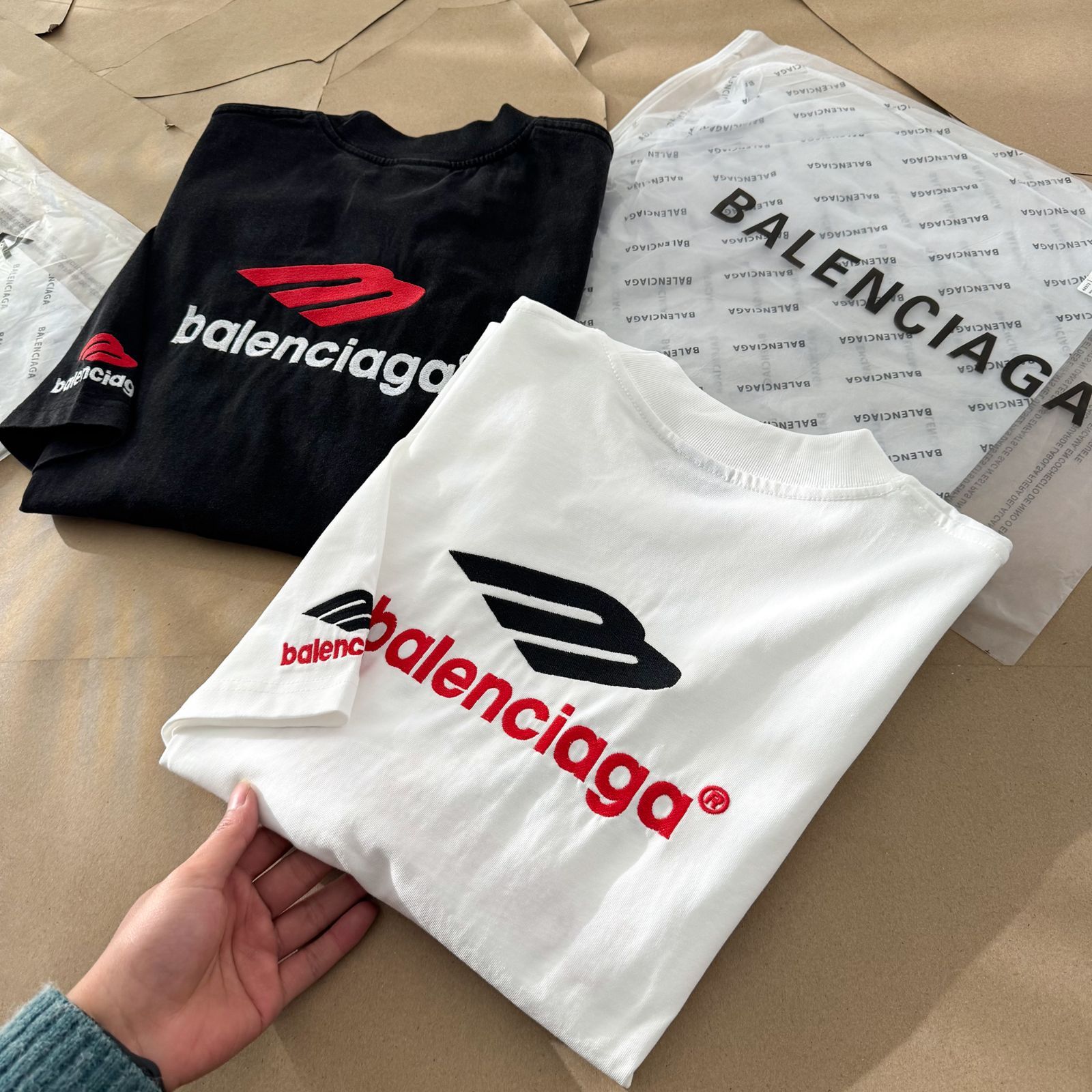 BALENCIAGA ロゴ刺繍 半袖Tシャツ Balenciaga バレンシアガ 夏の新作ロゴ刺繍半袖Tシャツ男女兼用