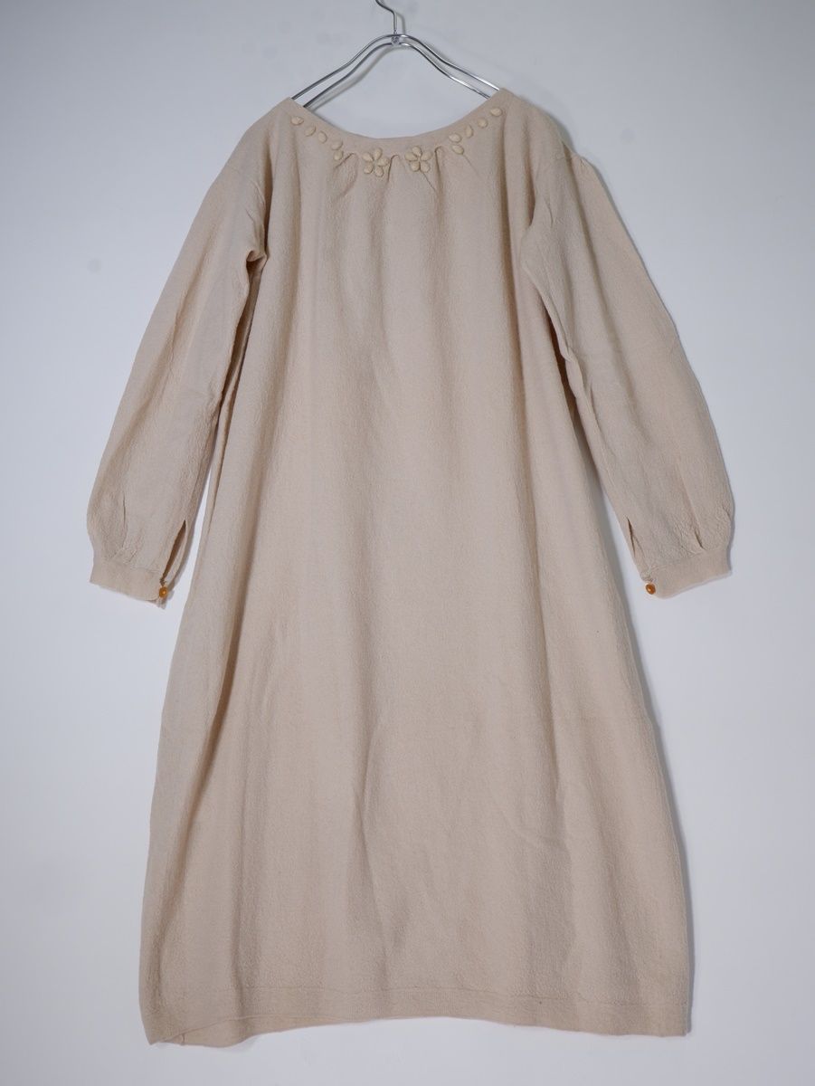 45Rフォーティファイブアール45rpm 縮絨ウール 包み刺繍ニット  