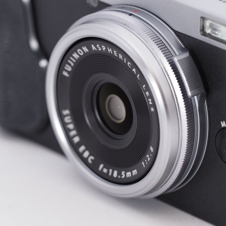 FUJIFILM 富士フイルム コンパクトデジタルカメラ X70 シルバー X70-S