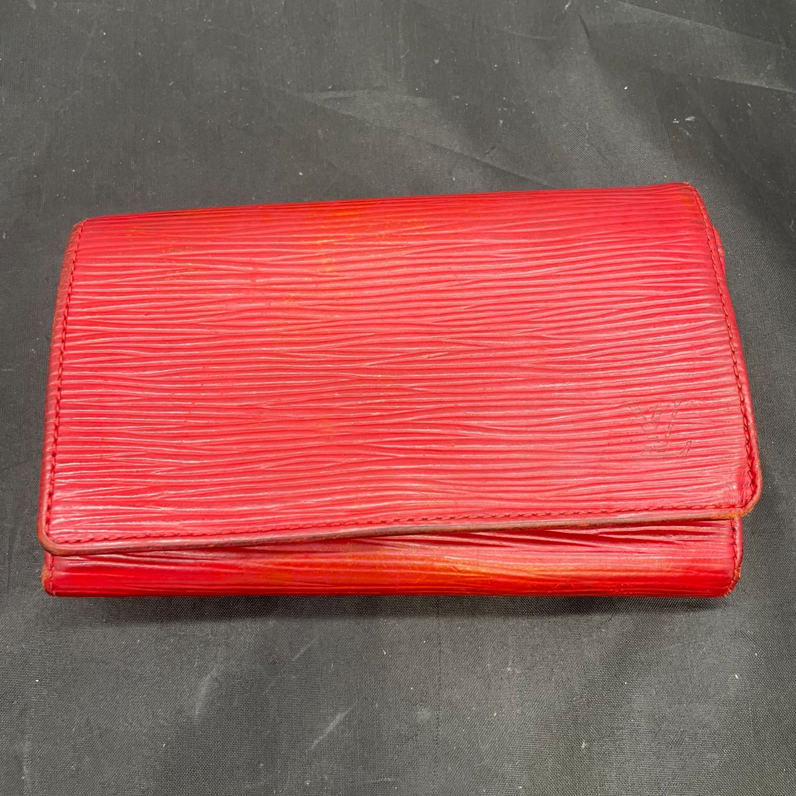 ルイヴィトン エピ ポルトモネビエトレゾール 赤 B25090047