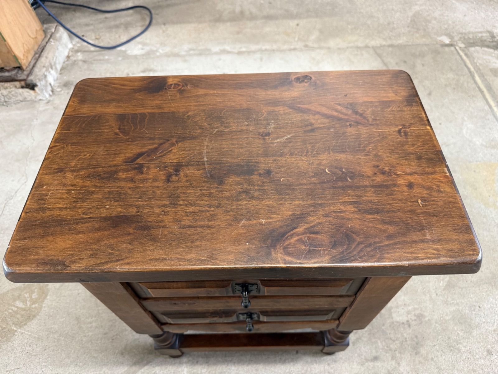 アンティーク古道具フランス取っ手木製サイドテーブル 引き出し付き アンティーク古道具フランス取っ手木製サイドテーブル 引き出し付き