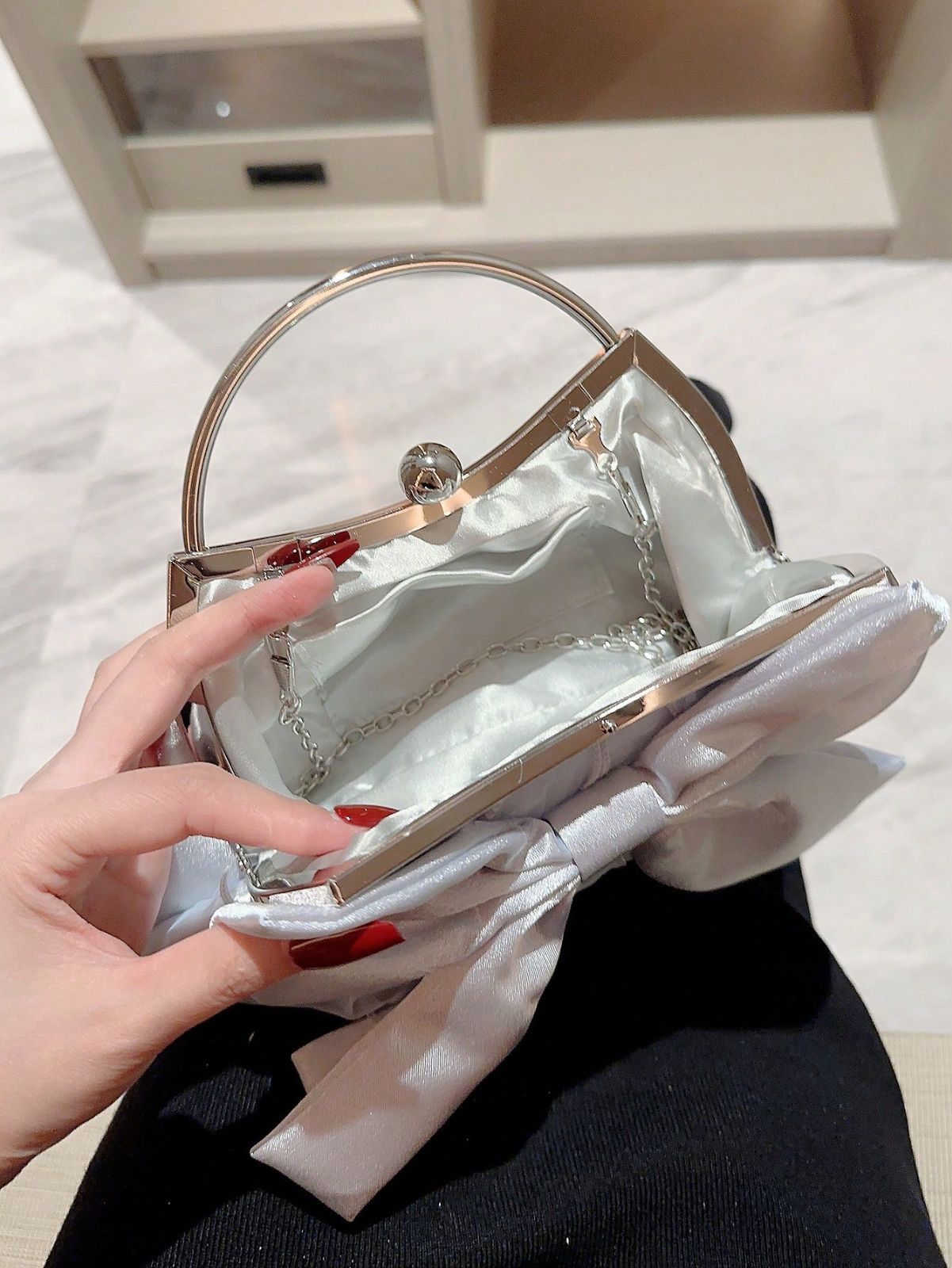 Fecialy アクリルクラッチパース レディース 大理石ハンドバッグ パール イブニングバッグ ビーズ スクエア クロスボディバッ エレガントパール  ホワイトマーブルアクリルクラッチバッグミニマリストレディース肩クロスボディイブニングパースディナーパーティー250920を ... 女性用アクリルクラッチ 大理石 ハンドバッグとハンドバッグ エレガントなウェディングパース パーティー プロム チェーン ショルダー