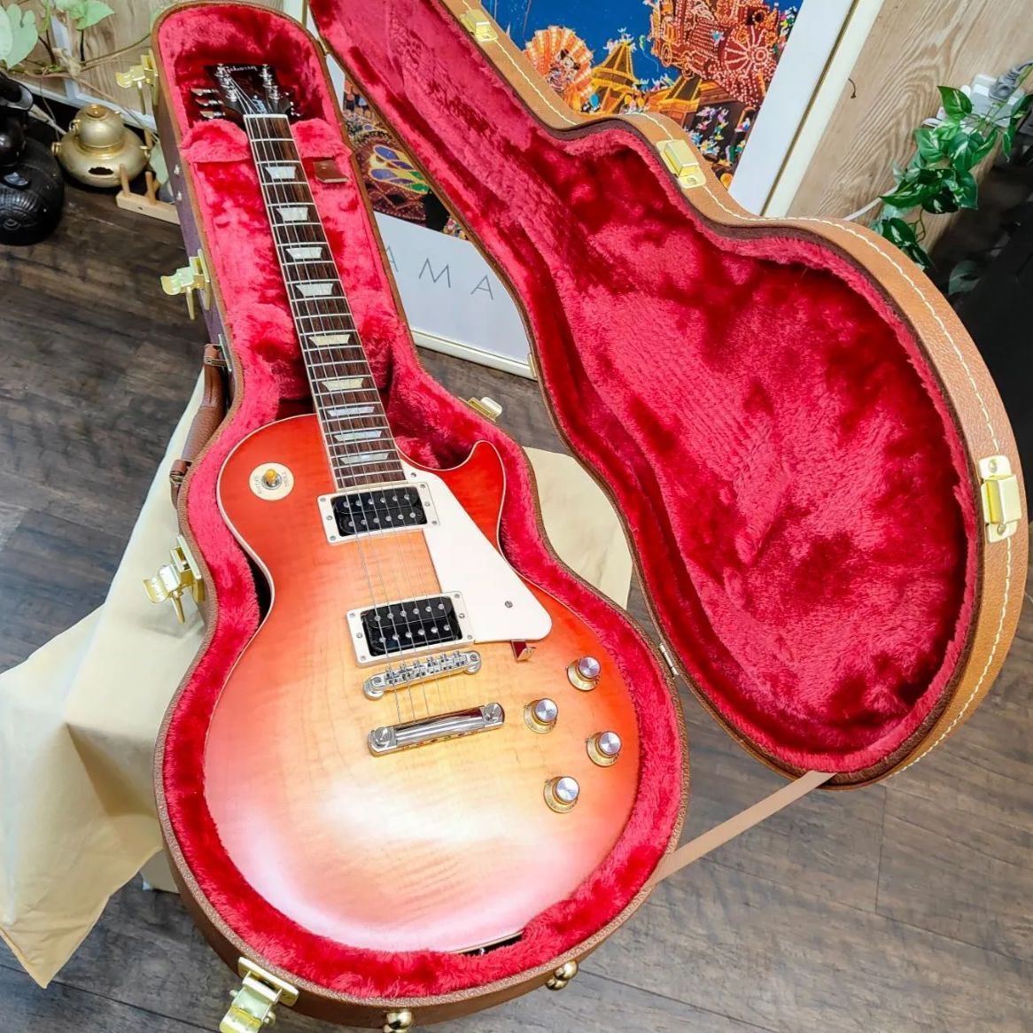 購入後未使用 レザーハードケース付き】ギブソン Gibson Les Paul Standard 60s Faded Vintage Cherry  Sunburst （SNA）024081500251008AZ - メルカリ