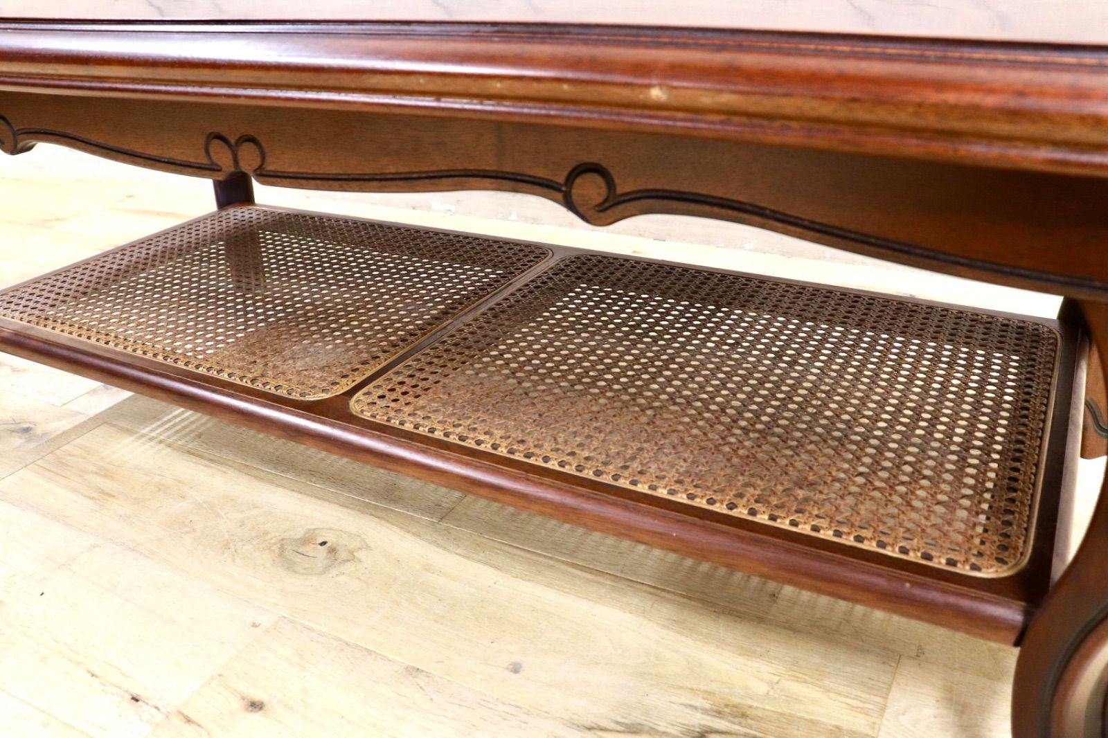 センターテーブル