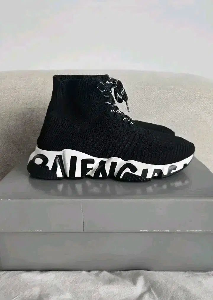 BALENCIAGA バレンシアガ レースアップ グラフィティ スピードトレーナー 37