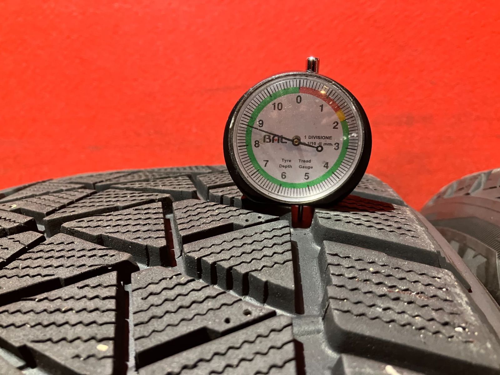 275|45R20 BRIDGESTONE