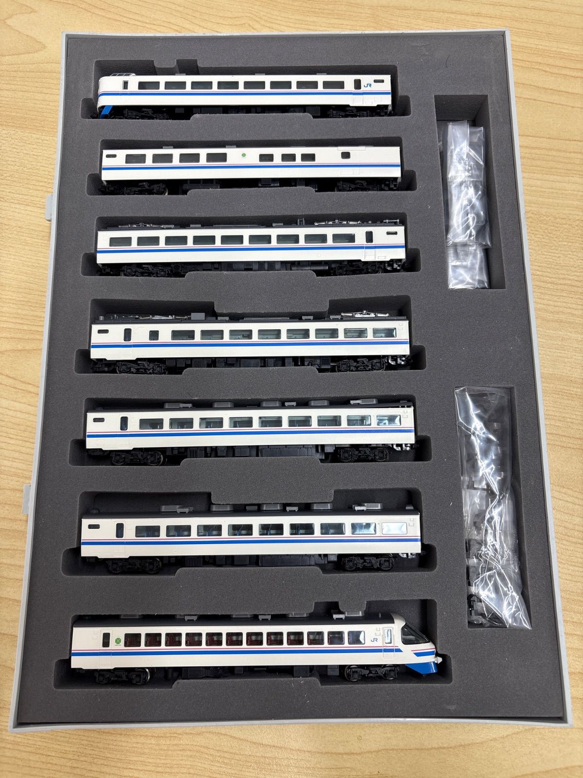 TOMIX JR485系特急電車（スーパー雷鳥仕様）7両セット JR 485系 特急電車 (スーパー雷鳥仕様) (7両セット) (鉄道模型