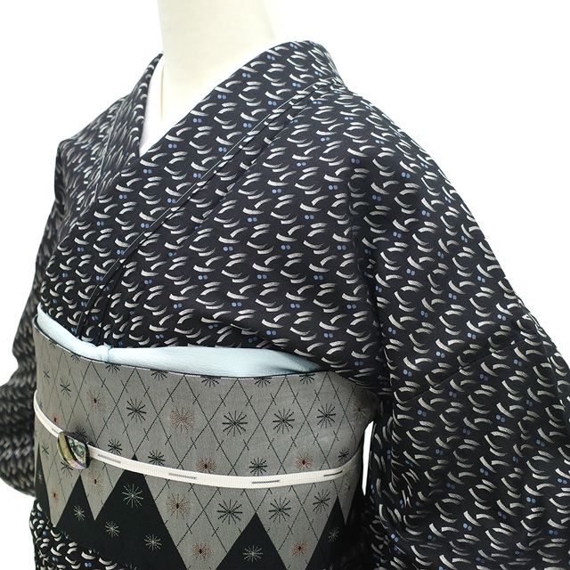 新古品】 御召 着物 未使用 正絹 お召 袷 黒 白 薄グレー 薄青