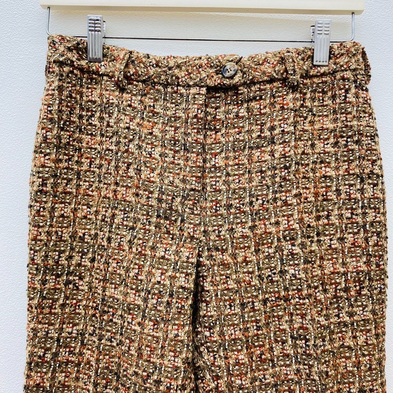 新品未使用タグ付！LOEWE チノパン　ロエベ　38 ベージュパンツ　オーバー ロエベ(LOEWE)ロエベ パンツ 衣料品 ボトムス レディース