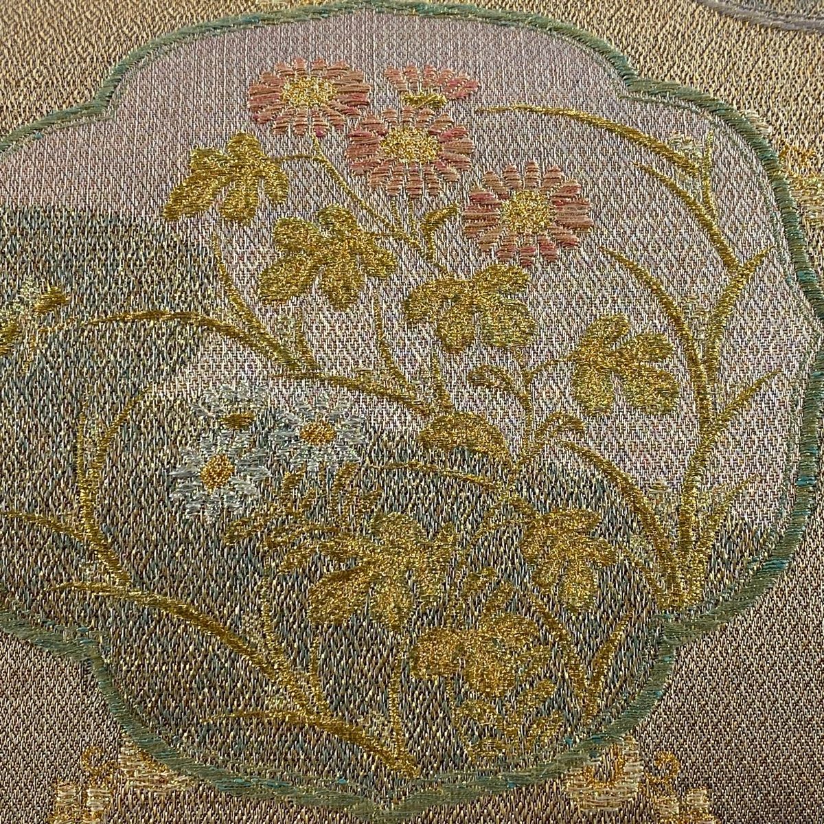 袋帯 秀品 菊 幾何学模様 金糸 箔 薄オレンジ 六通 正絹