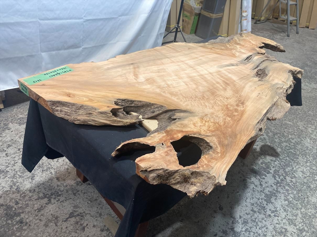 屋久杉3613 一枚板無垢 1560x650x40mm カウンター センターテーブル