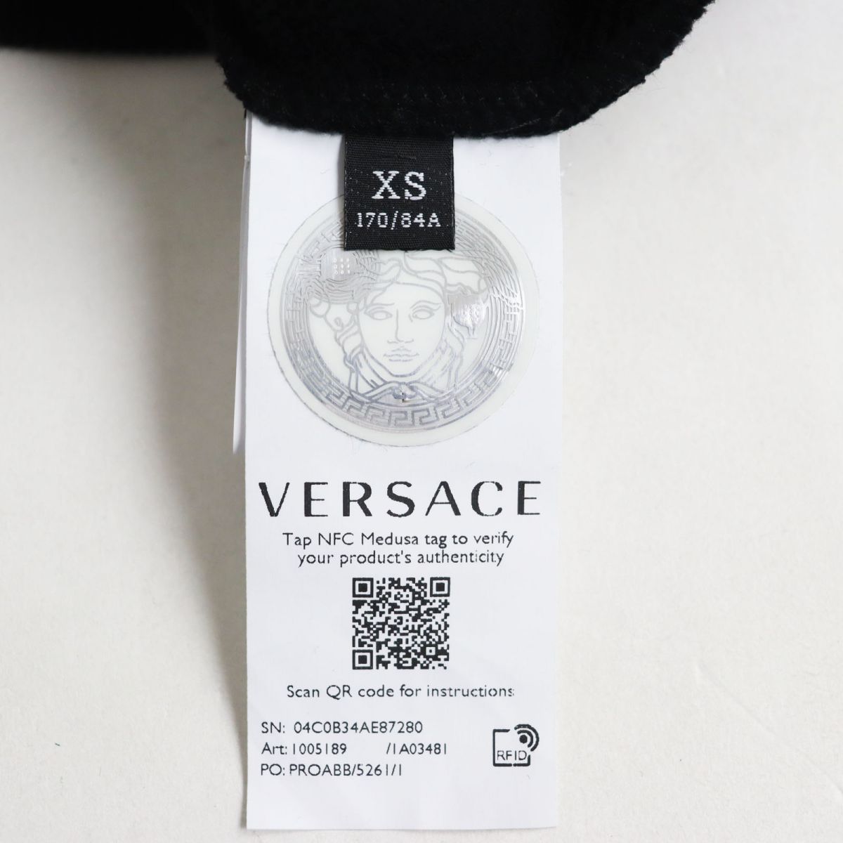 美品○2021年製 VERSACE ヴェルサーチ 1005189 刺繍入り プルオーバー