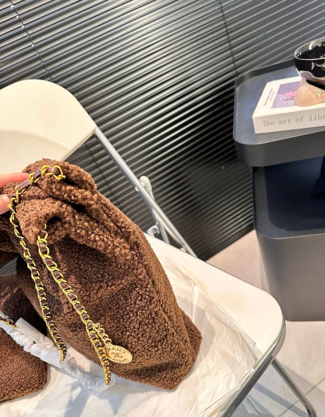 Chanelシャネルラムウールビンバッグ