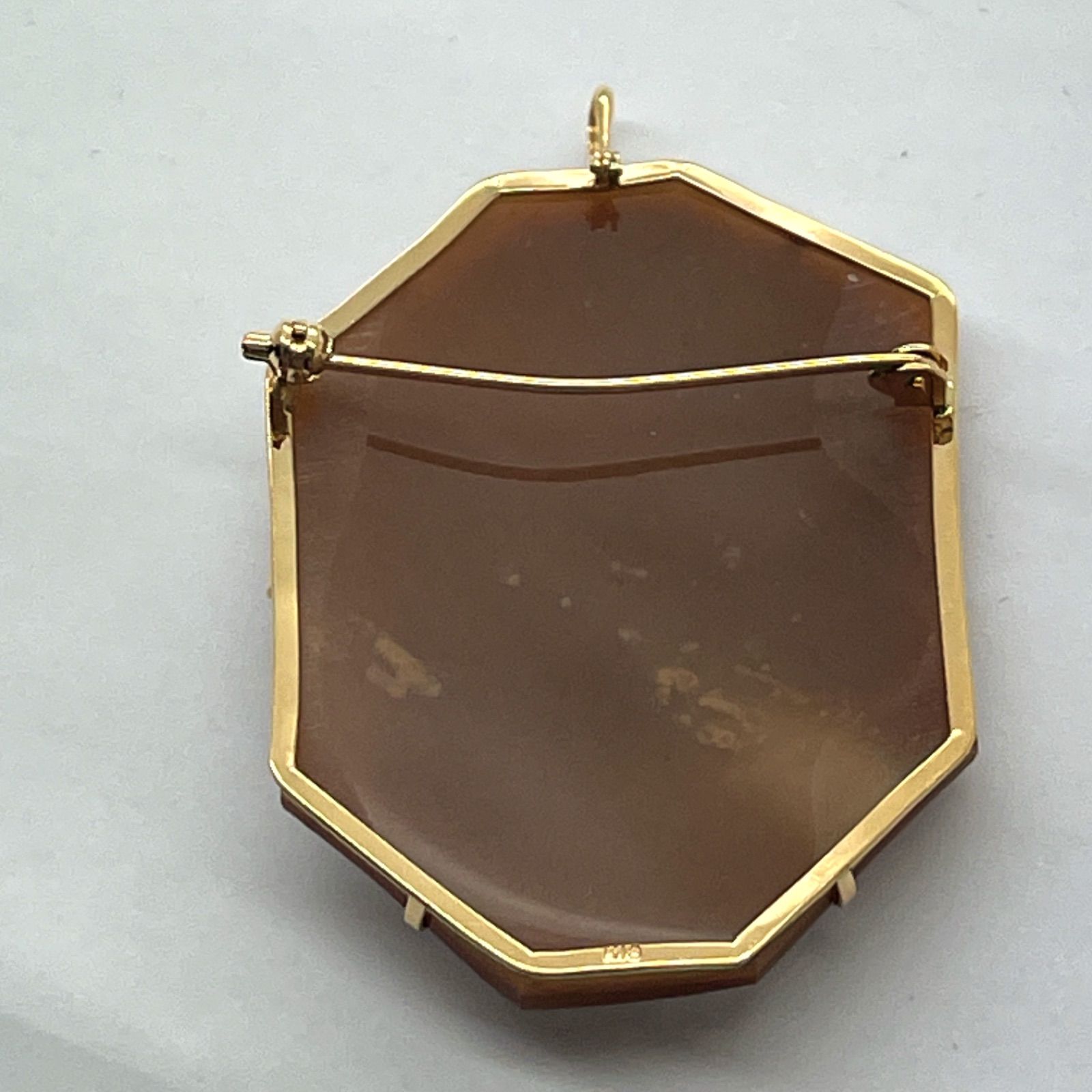 R39】K18シェルカメオブローチ - メルカリ