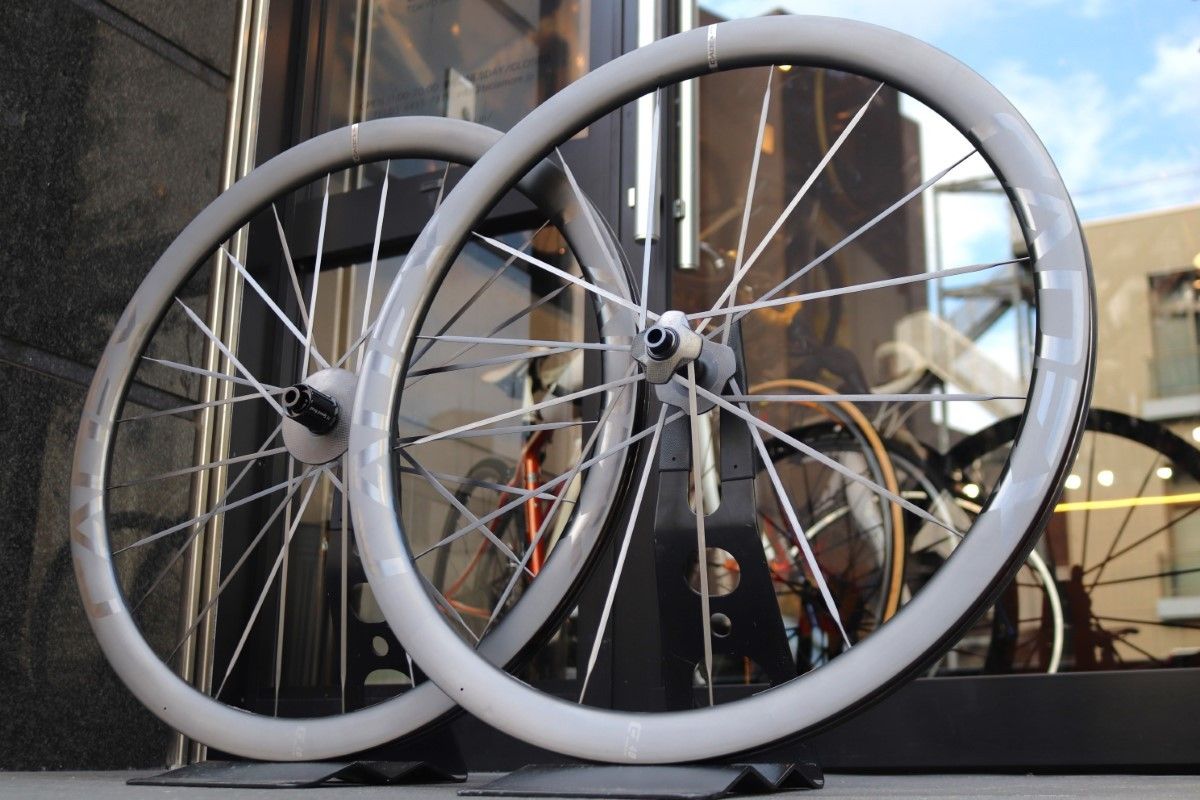 カデックス CADEX マックス MAX 40 DISC カーボン チューブレス ホイールセット シマノ12S|11S フックレス 東京南麻布店 DECORATOM_COM_BR