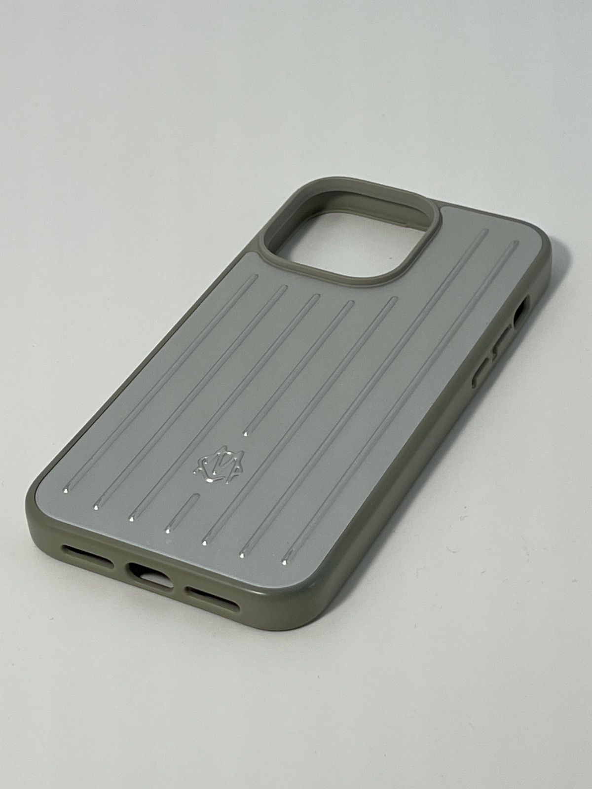 人気 ☆美品☆ RIMOWA リモワ iphone15 PROMAX用 スマホケース