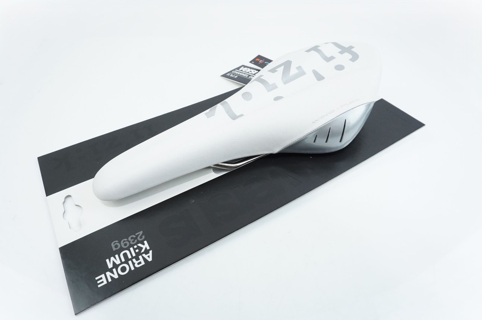 FIZIK フィジーク ALIANTE VERSUS K IUM 239g サドル バイチャリ中目黒店