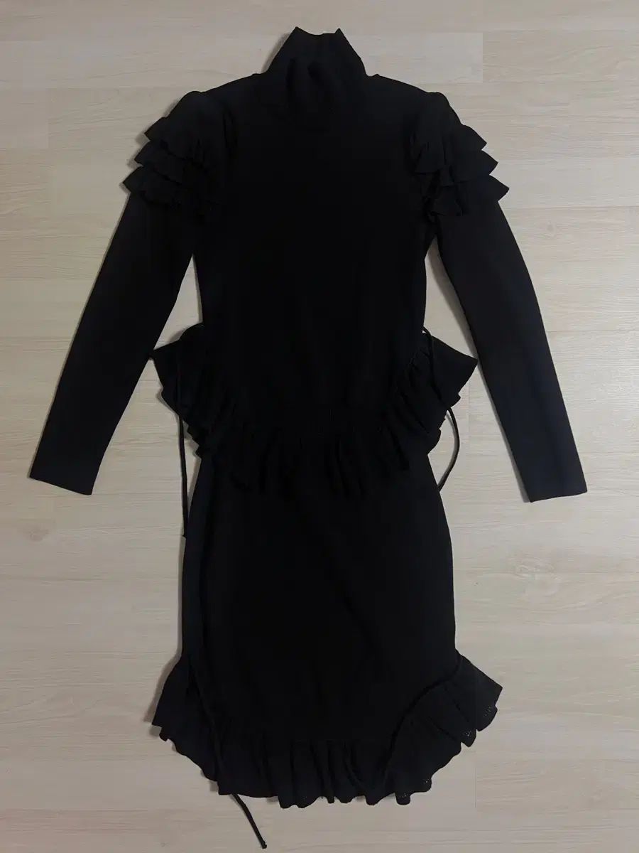 DSQUARED2 ブラック ロング ニット フリルワンピース
