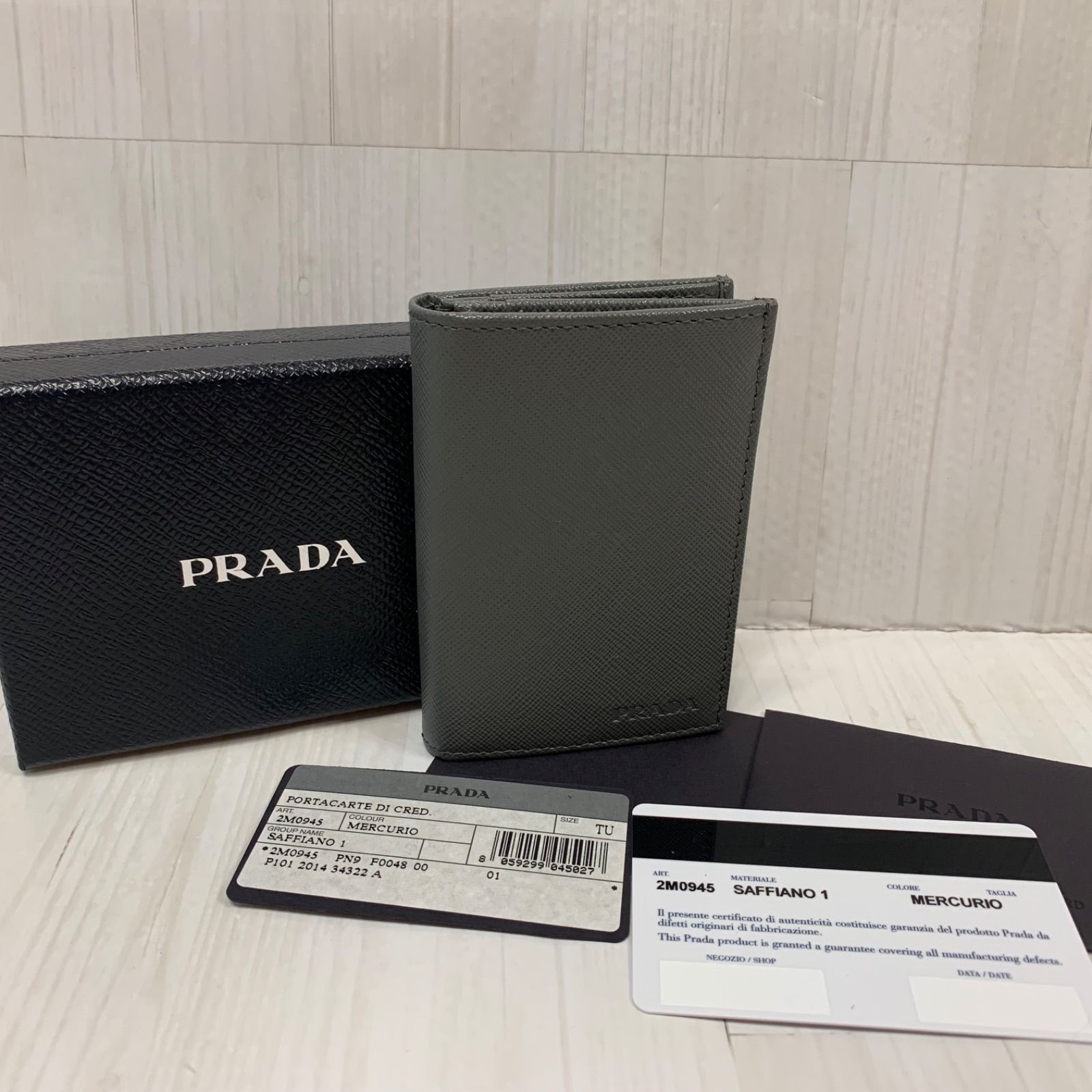 PRADA プラダ カードケース 名刺入れ シルバーグレー系