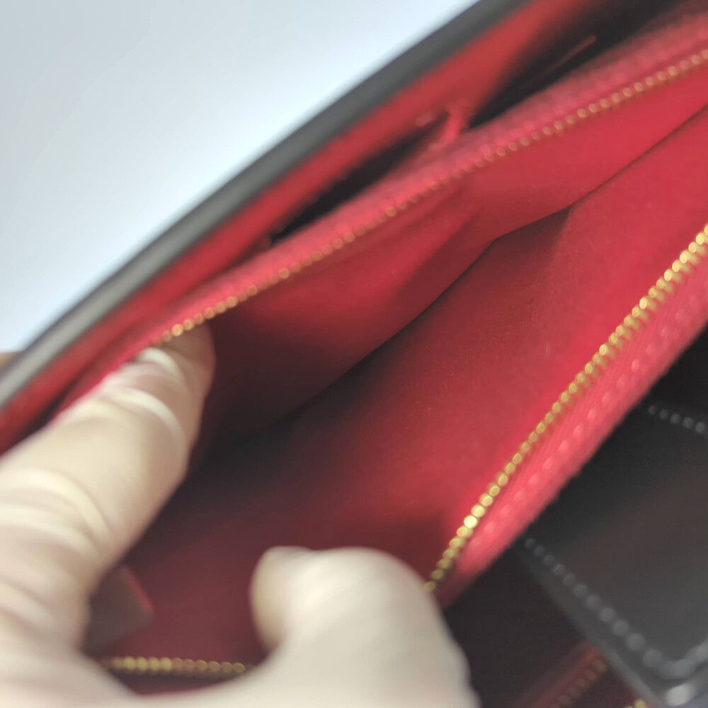 ショルダーストラップ付