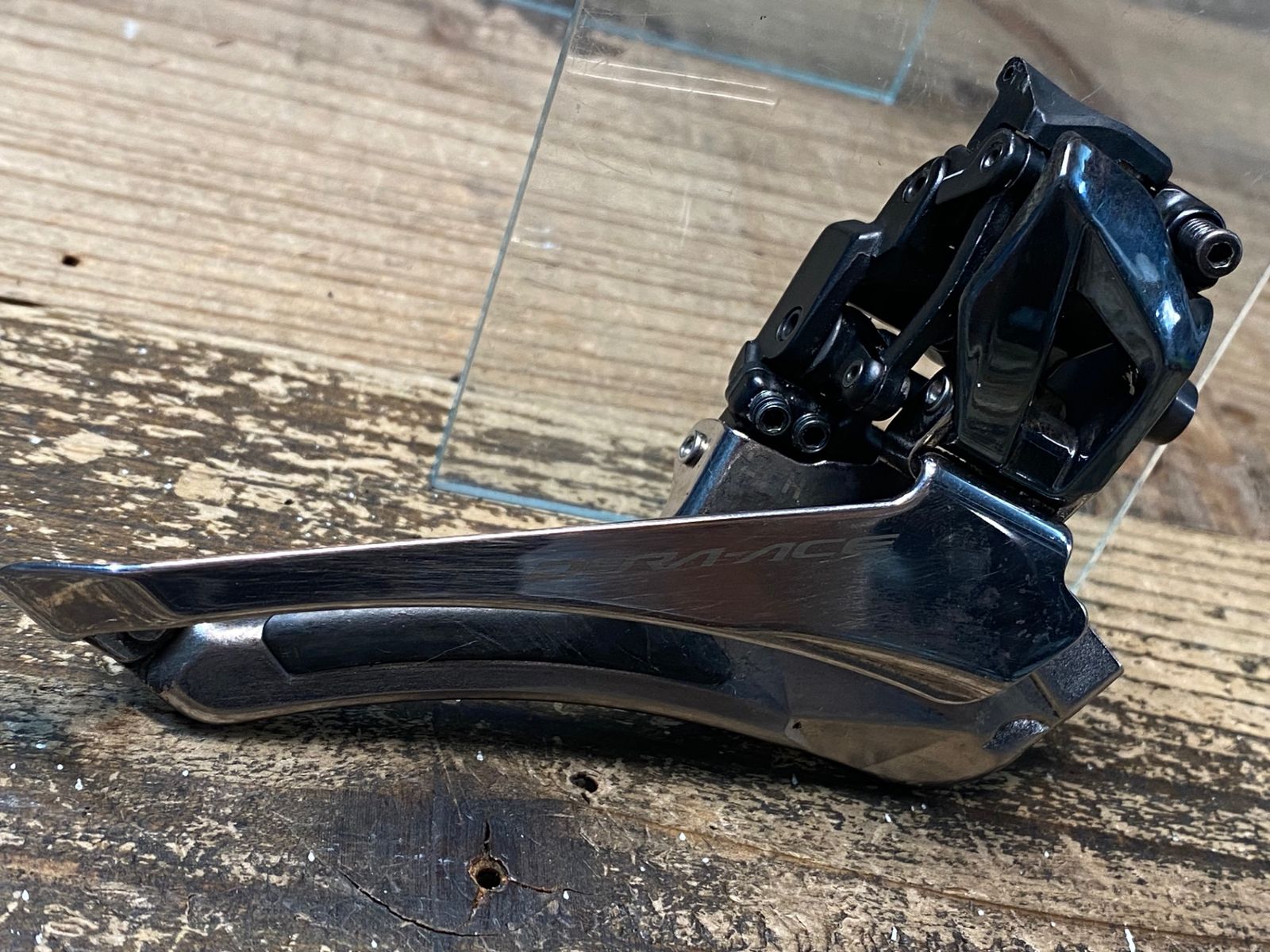 JA704 シマノ SHIMANO デュラエース DURA-ACE FD-R9100 フロント 