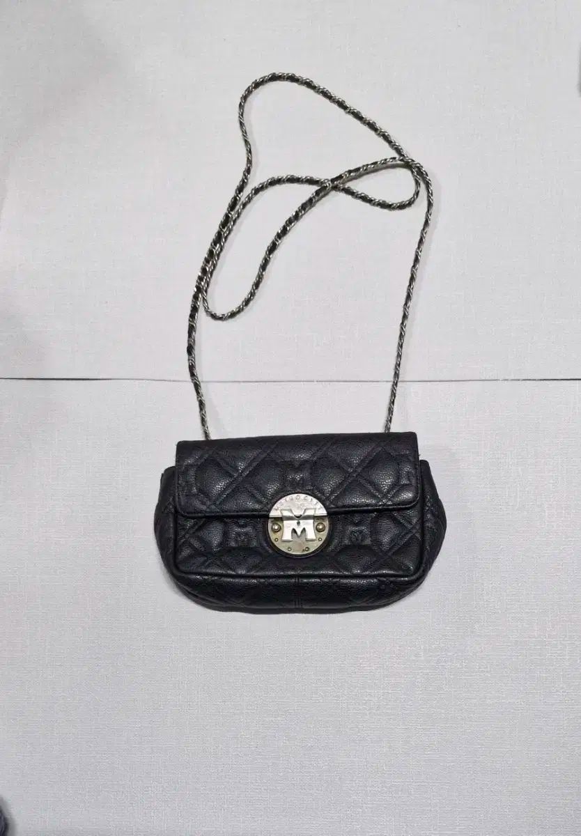 メトロシティ ブラック チェーン クロスバック