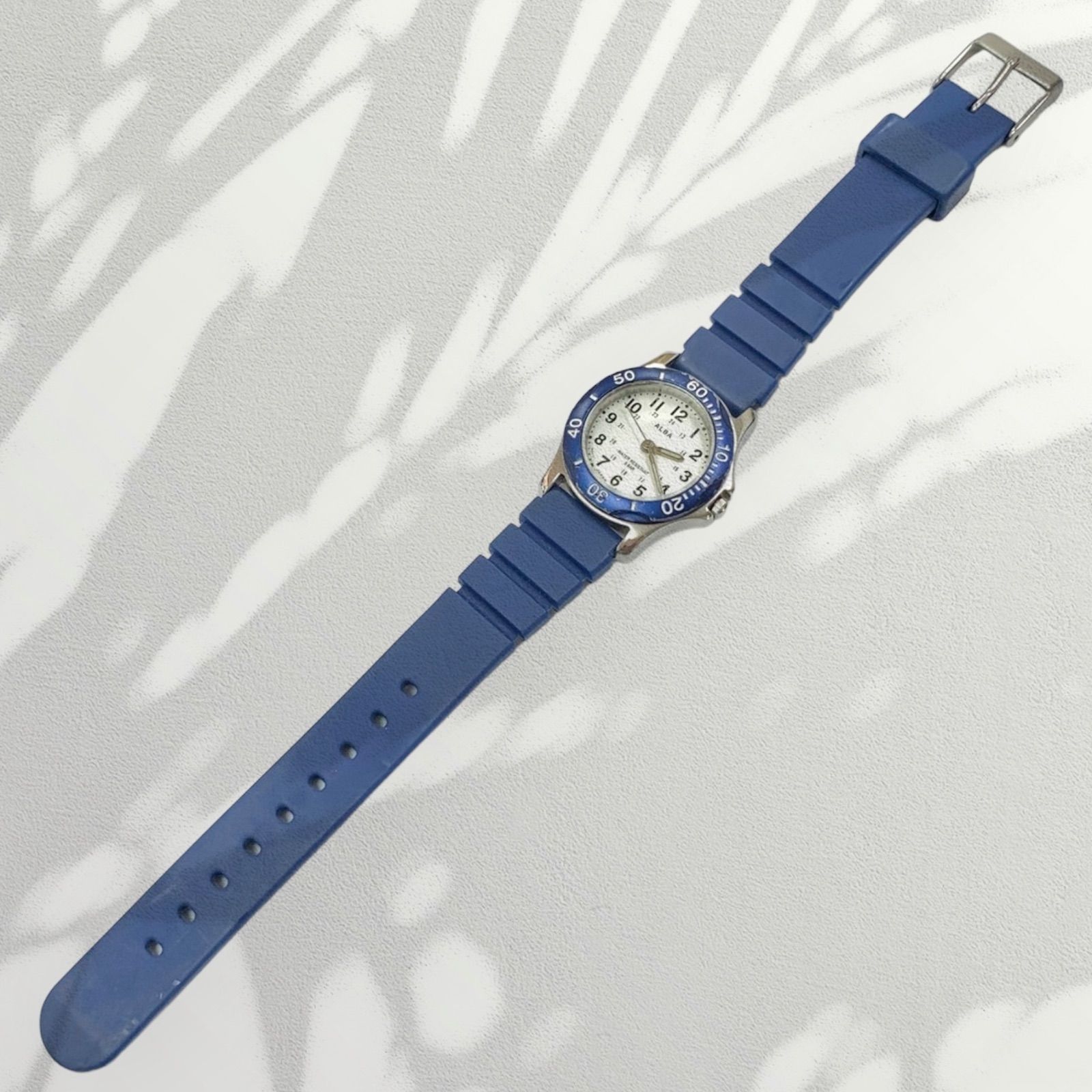 【SEIKO ALBA ️セイコーアルバ】 24.05.18新品電池交換済稼働 ホワイト×ブルーカラー ダイバーズウォッチタイプ V501-1C10 アナログレディース腕時計 (AYA)
