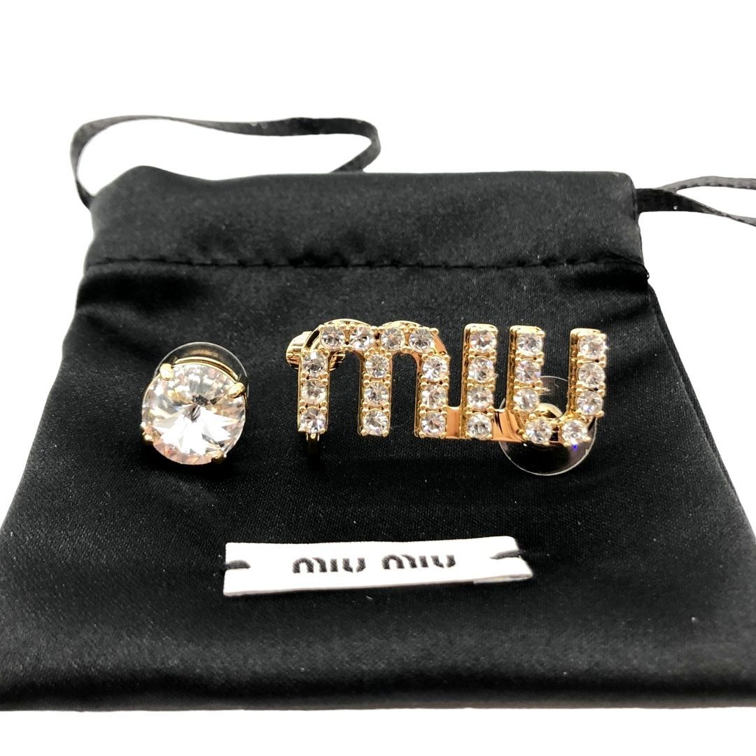 ♪06173 MIU MIU クリスタル ロゴ ピアス 5J0760 - メルカリ