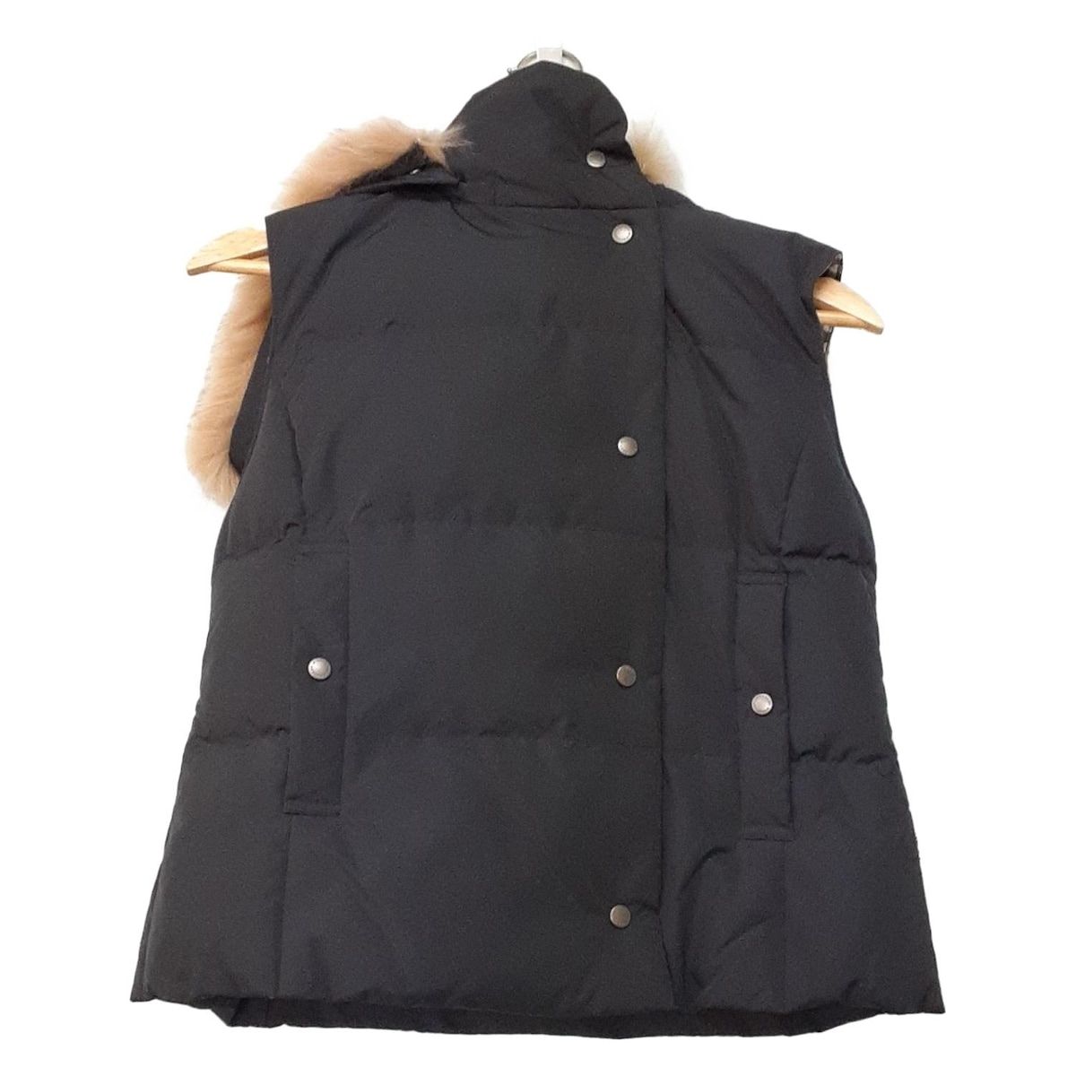 Burberry LONDON バーバリーロンドン ダウンベスト サイズ38 L レディース - 黒 フォックス|冬