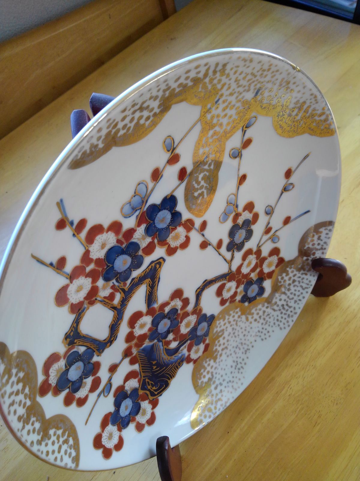 有田焼 金縁 金彩 梅柄の大皿 飾り皿