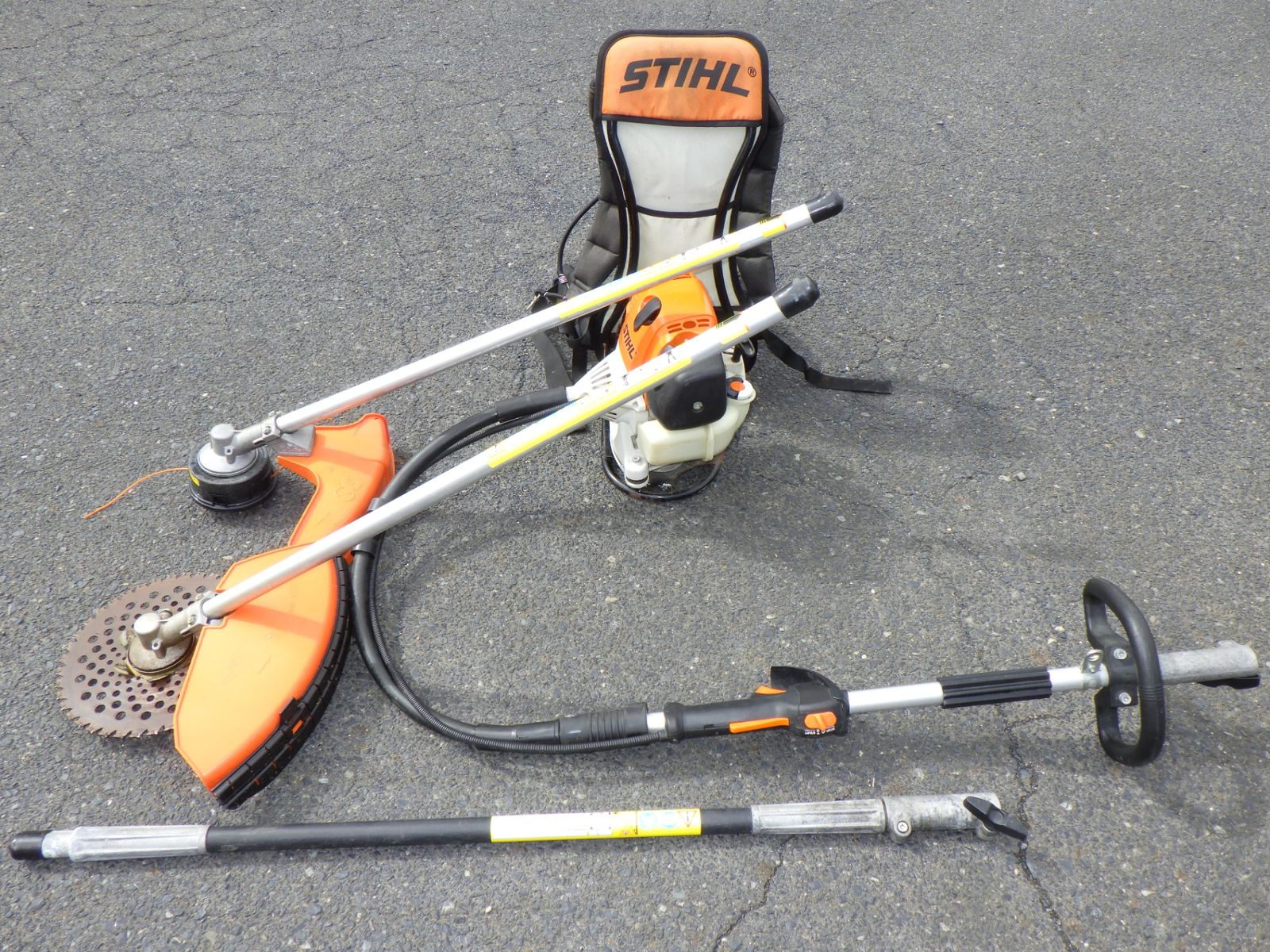 スチール 背負い式刈払機 FR130T 草刈機 STIHL 農業機械 動作