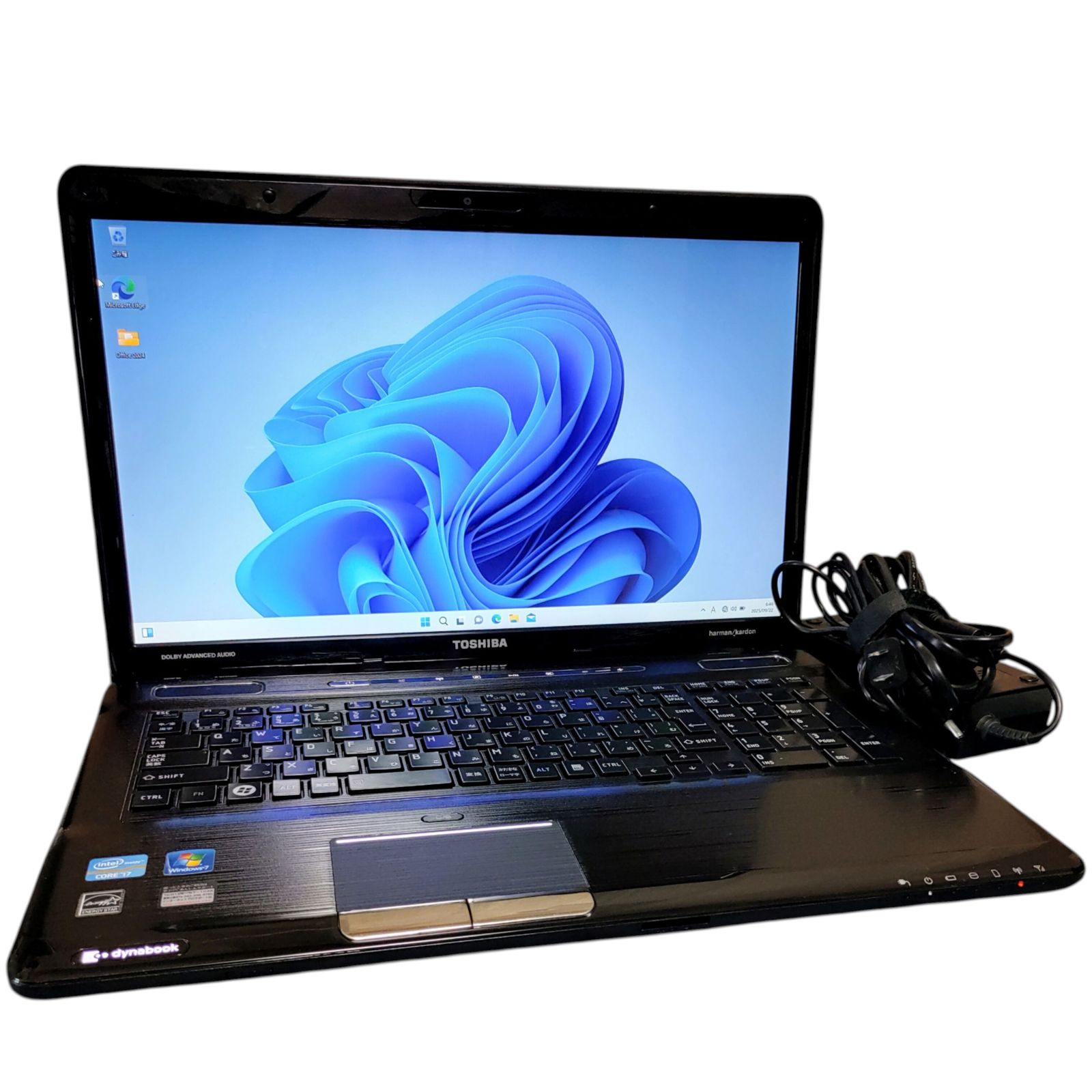 TOSHIBA dynabook Satellite Corei7 メモリ16GB SSD512GB 大画面 17.3