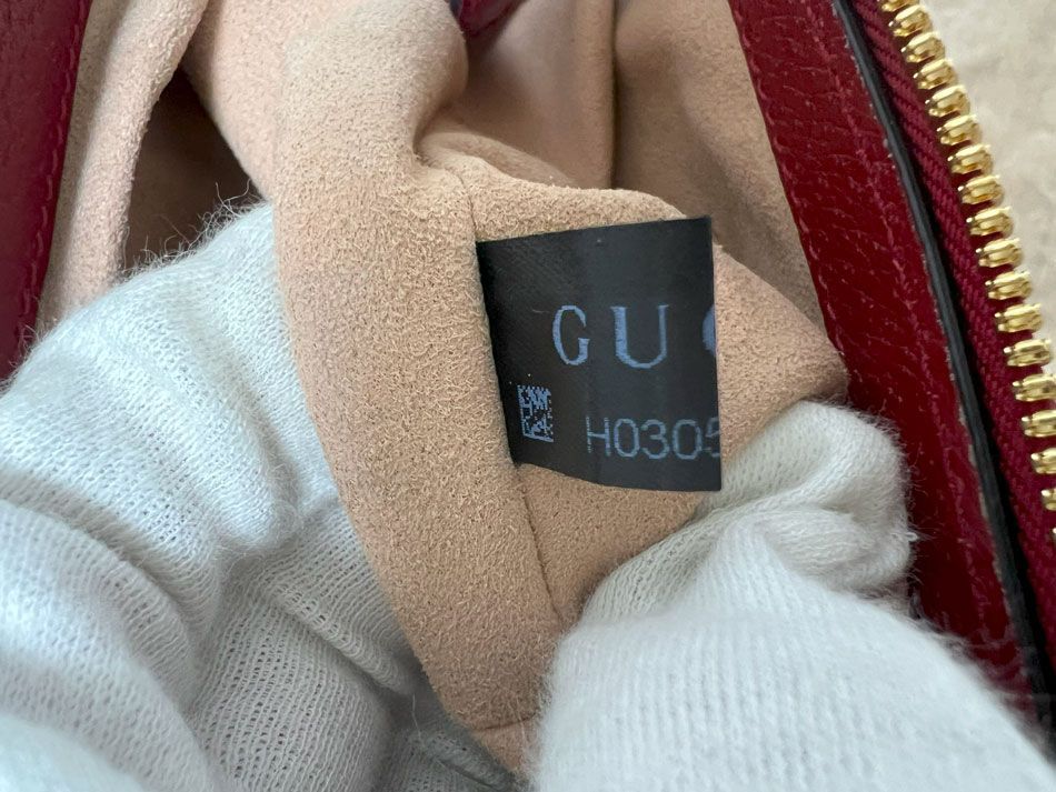 レッド 547551