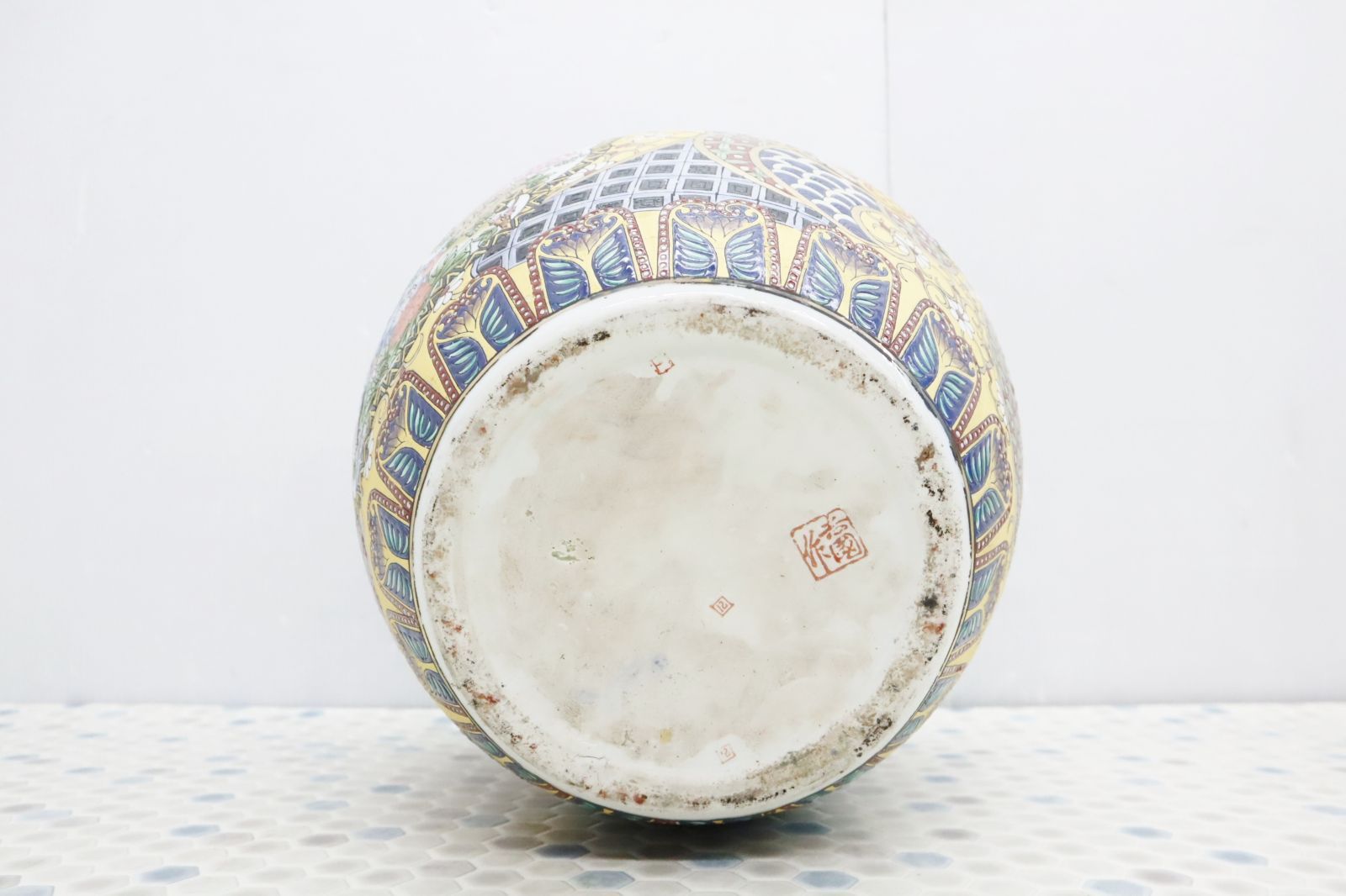 骨董 古美術 有田焼 吉國作 色絵金彩 大壺 豪華絵 飾壺 置物 陶器 伝統