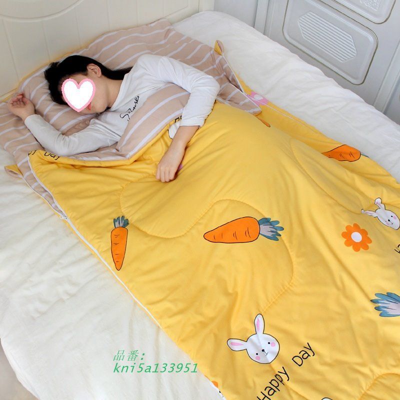 寝袋 シュラフ封筒型 軽量 保温 スリーピングバッグ アウトドア コンパクト 車中泊 春夏秋冬 収納パック付き 避難用 防災用 登山 キャンプ 丸洗い kni5a133951