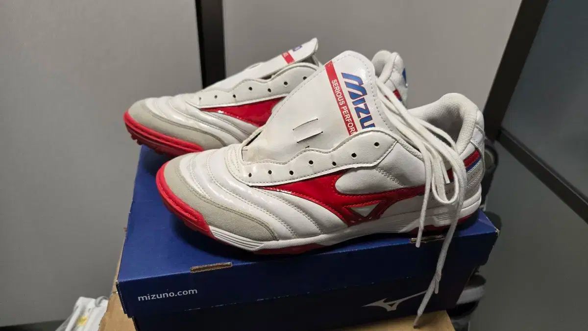 海外モデル！モレリアサラクラシック Amazon | Mizuno ユニ モレリア・サラクラシック Tfサッカー