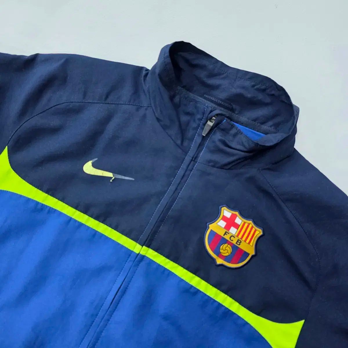 Nike(ナイキ） バルセロナ ウインドブレーカー - メルカリ