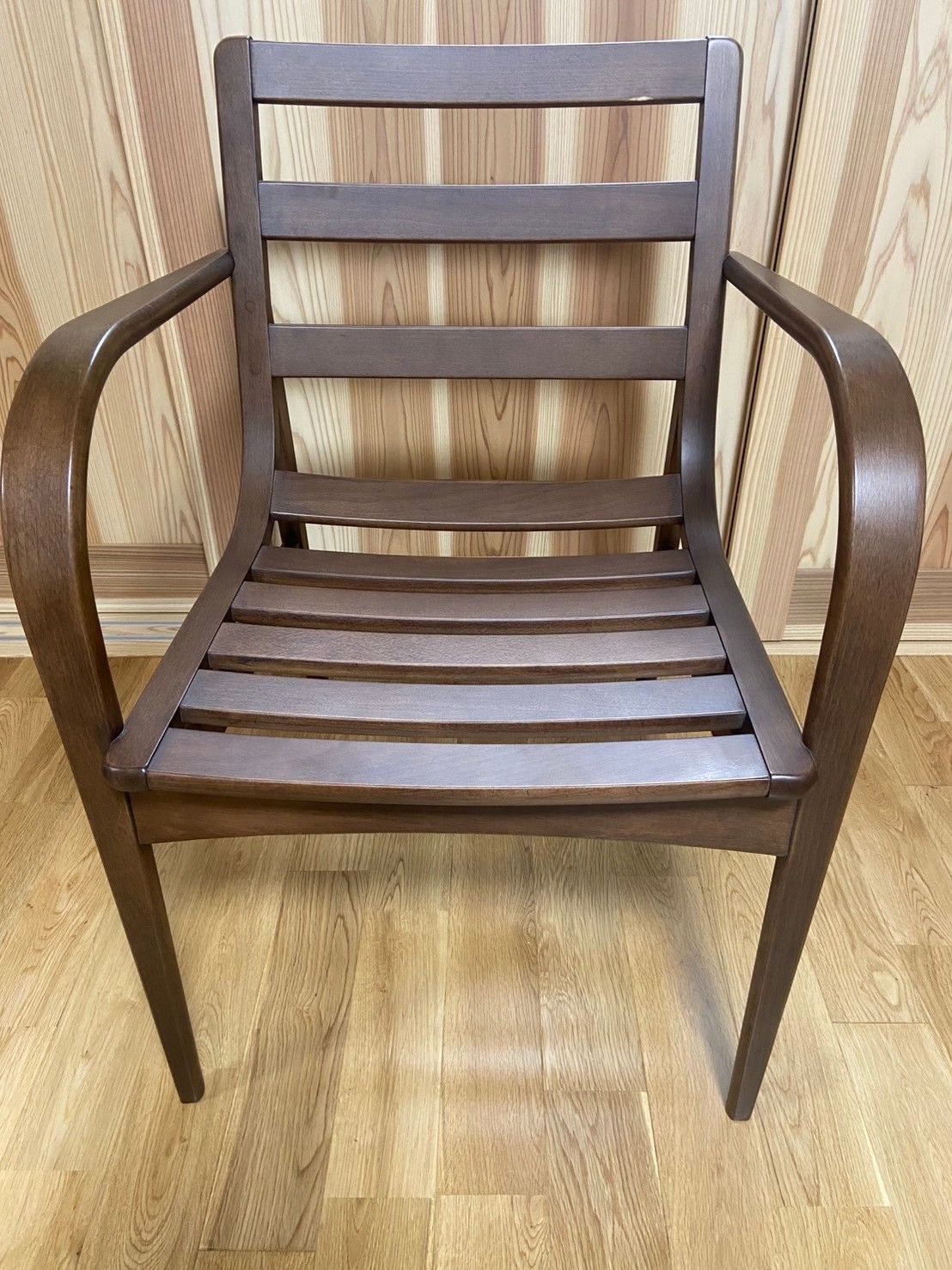 HR674 HIDA 飛騨産業　L-Chair アームチェア　肘付き　キツツキ L-Chair | 飛騨産業株式会社【公式】 | 飛騨の家具、国産家具
