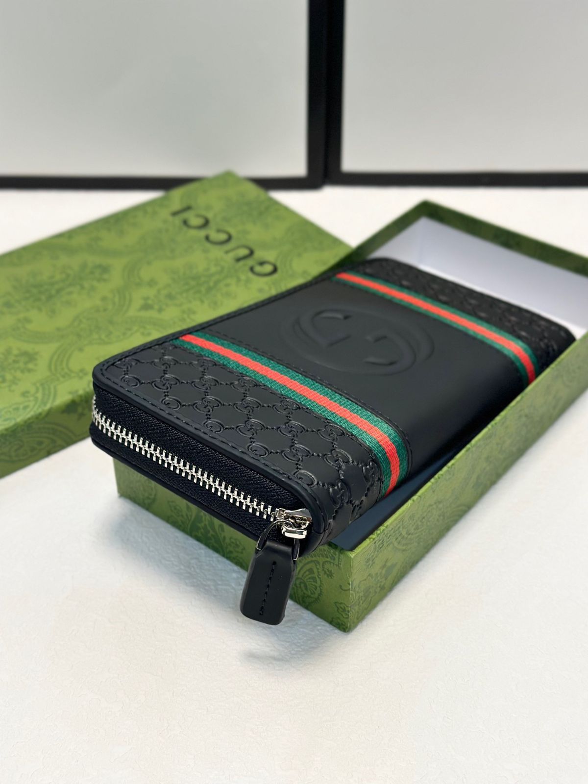 GUCCI グッチ　定価35000円程度　週末配送のため値下げ中 GUCCI グッチ 定価35000円程度 週末配送のため値下げ中