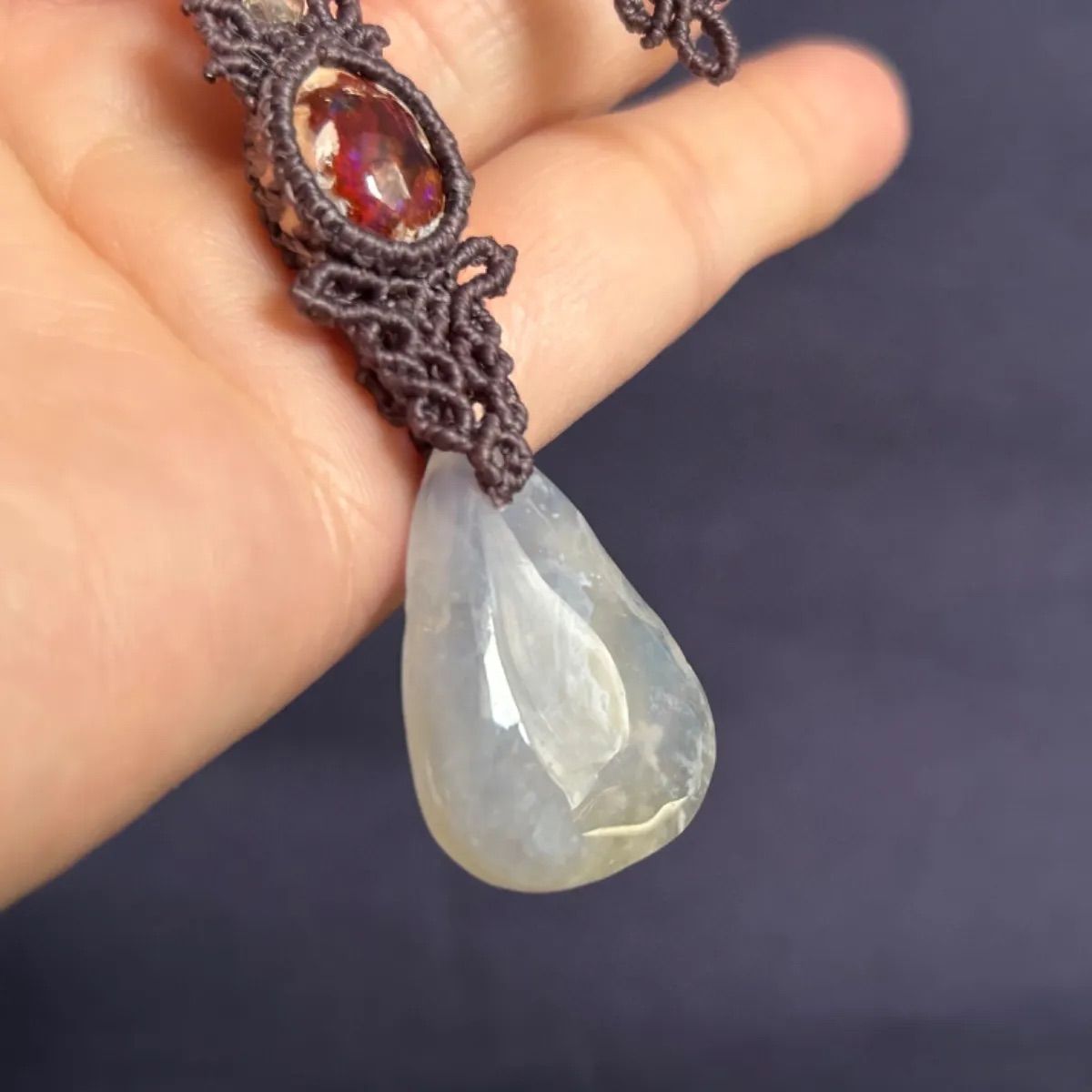 最高 カンテラオパールとブルーレースアゲートのマクラメネックレス 30