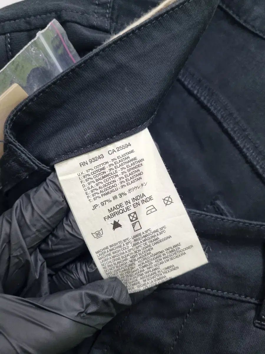 ショートパンツ Diesel 和宇津 新品 31 DIESEL(ディーゼル) スウォート ショート