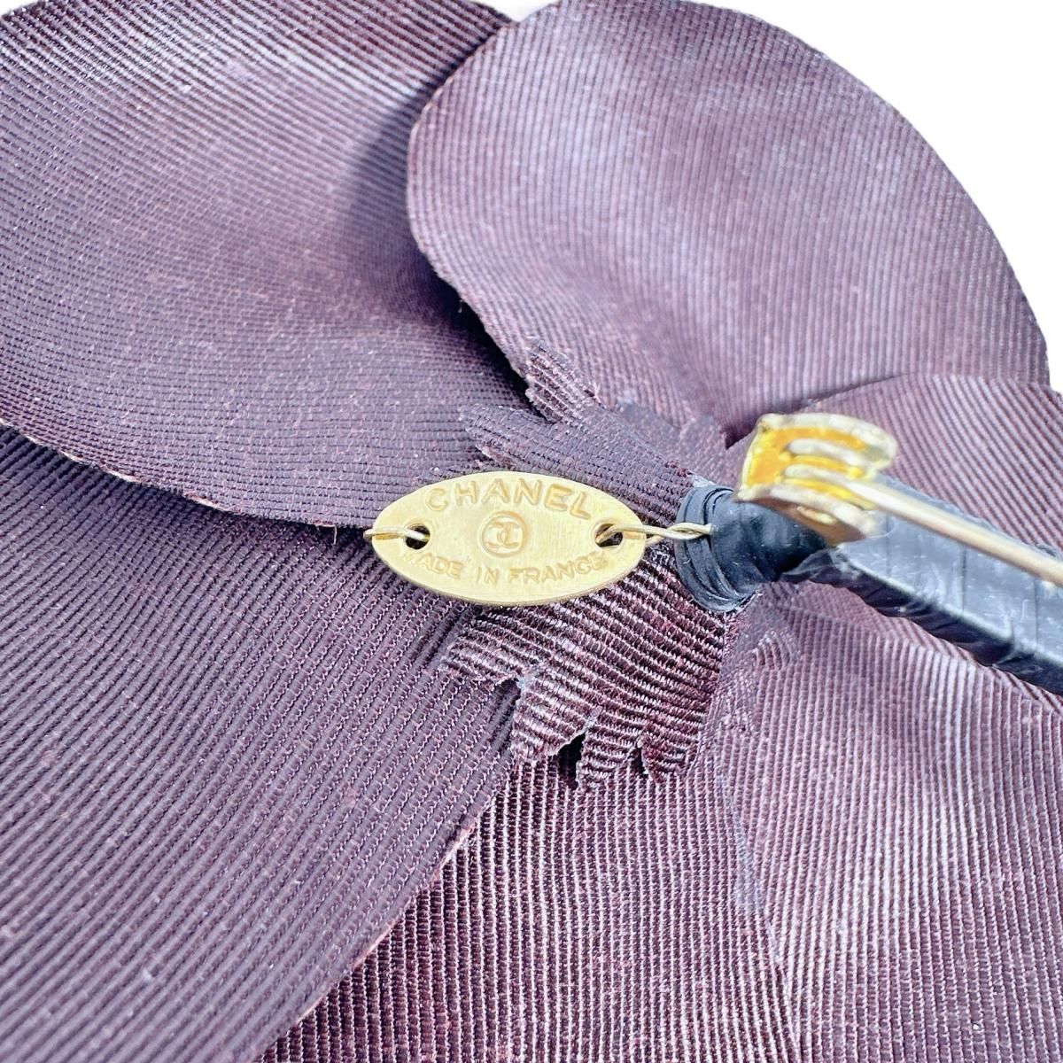 シャネル コサージュ カメリア ブローチ CHANEL ブラウン - メルカリ