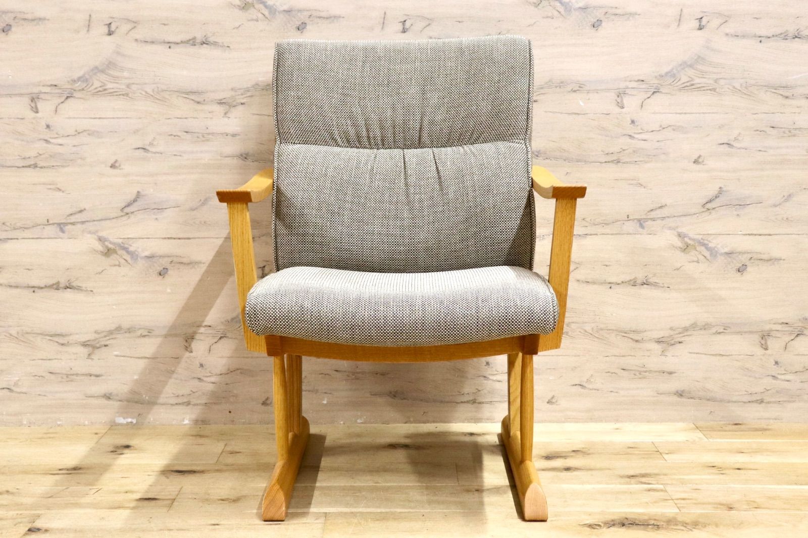 GMIS268B 飛騨産業 HIDA キツツキ KAYA ダイニングチェア アームチェア 椅子 ファブリック オーク材 無垢 モダン 定価約12万